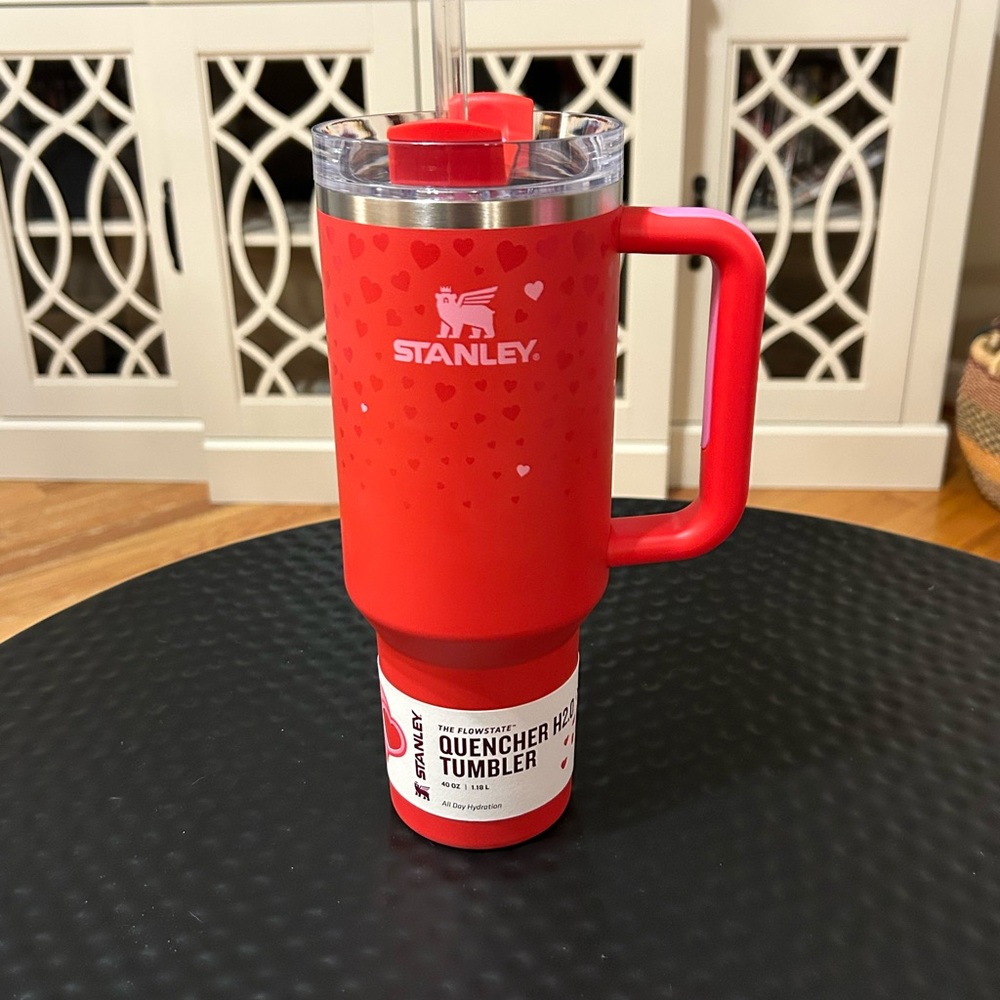 Stanley 2025 Valentine’s Day Quencher Ruby Hearts 40oz